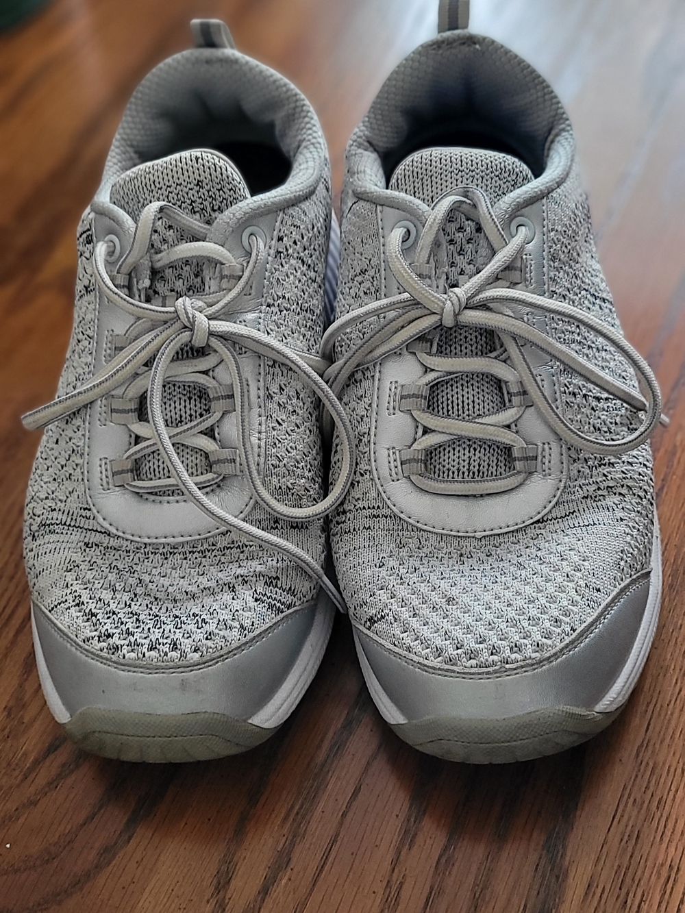 Nice Grey & White Orthofeet Women's Orthopedic Walking Sneakers 8